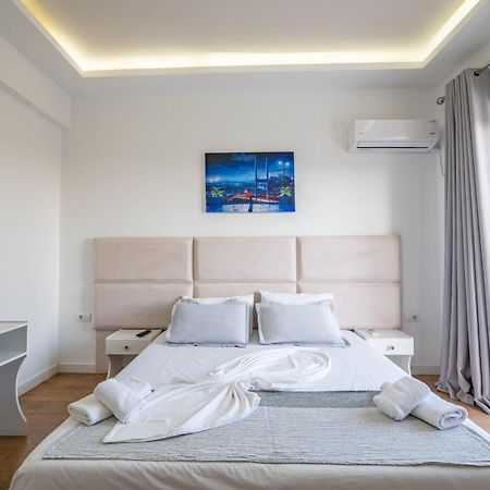 Hotel Myrtai - City Center Саранде Екстериор снимка