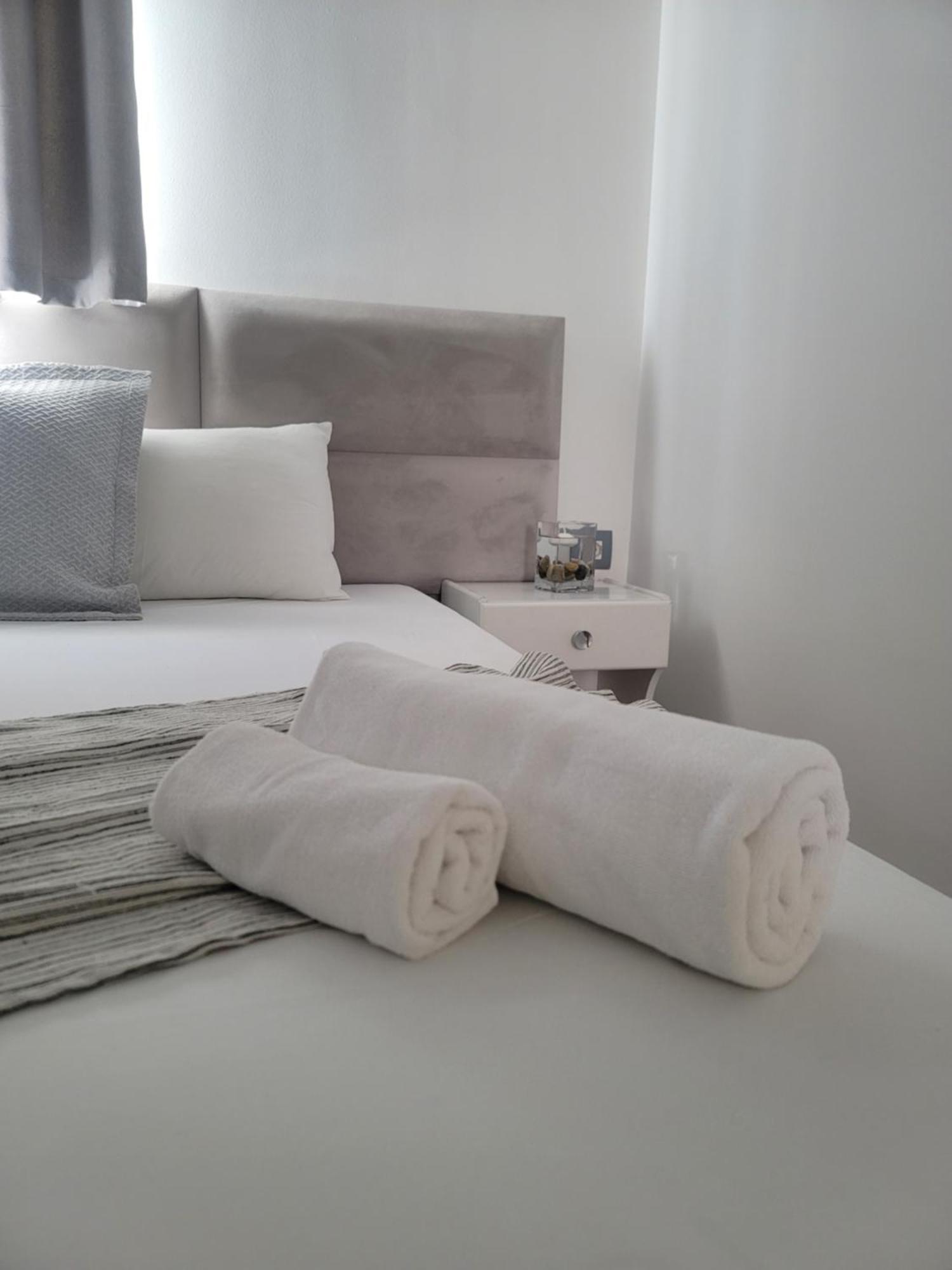 Hotel Myrtai - City Center Саранде Екстериор снимка