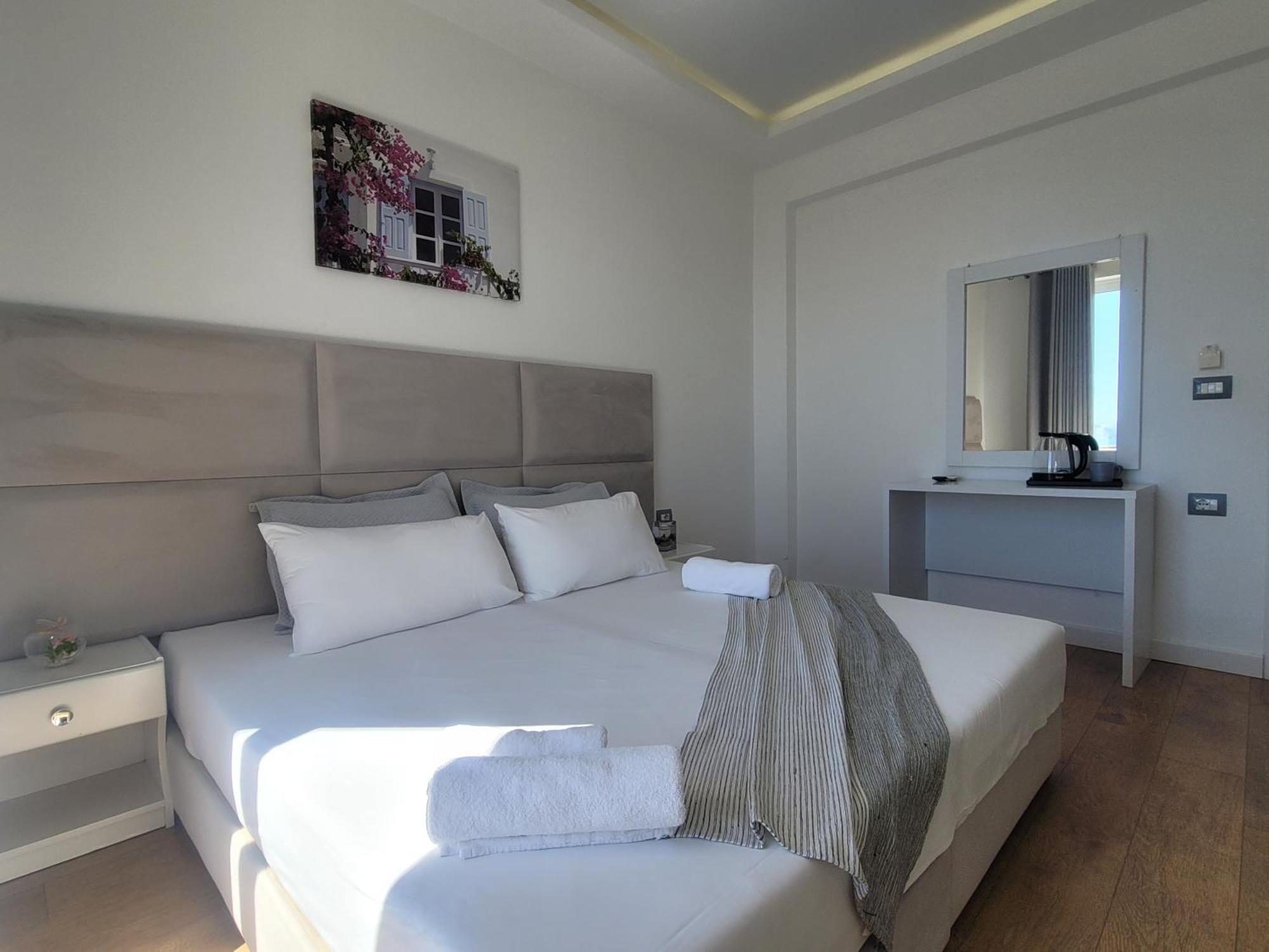 Hotel Myrtai - City Center Саранде Екстериор снимка