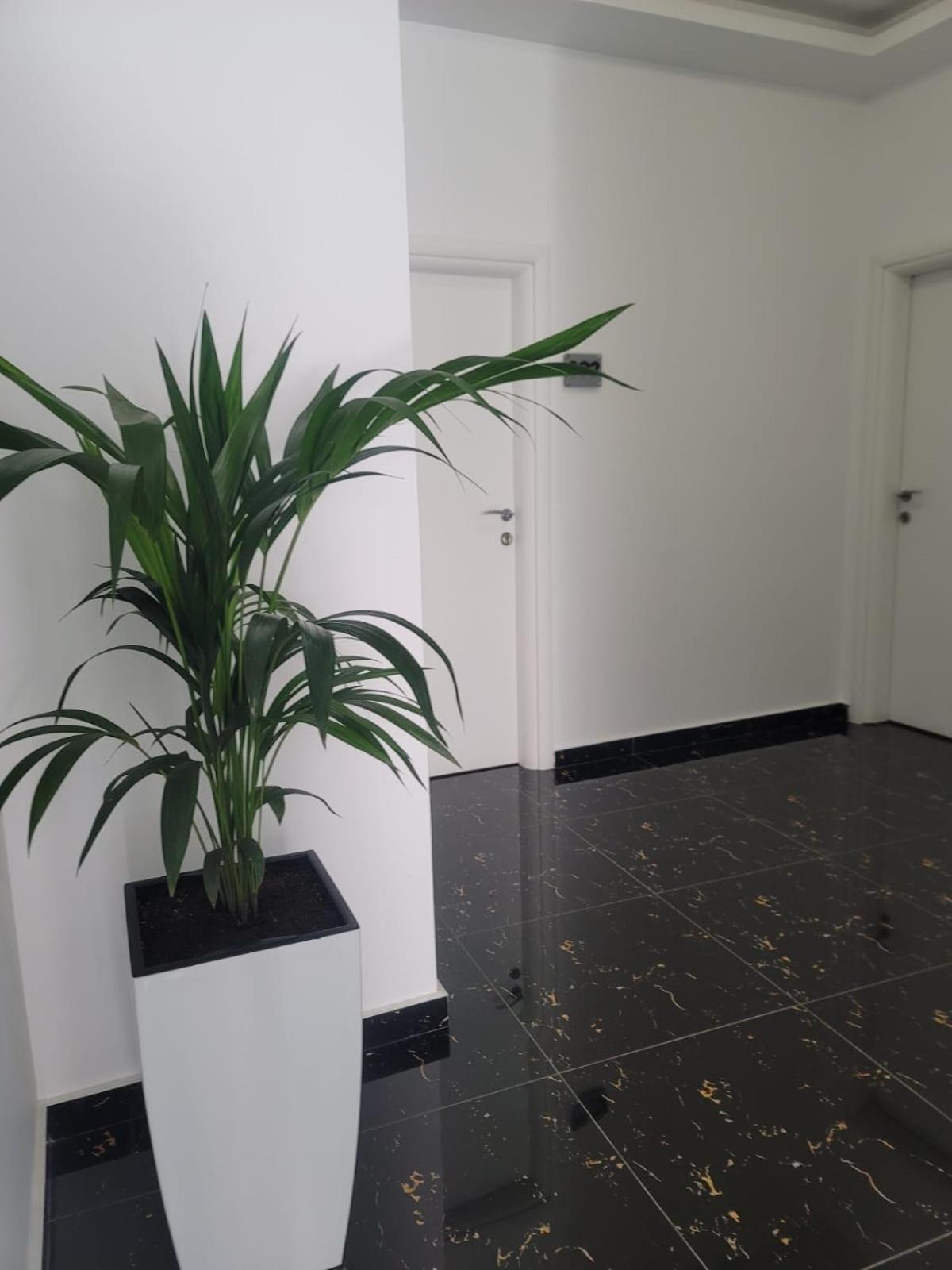 Hotel Myrtai - City Center Саранде Екстериор снимка