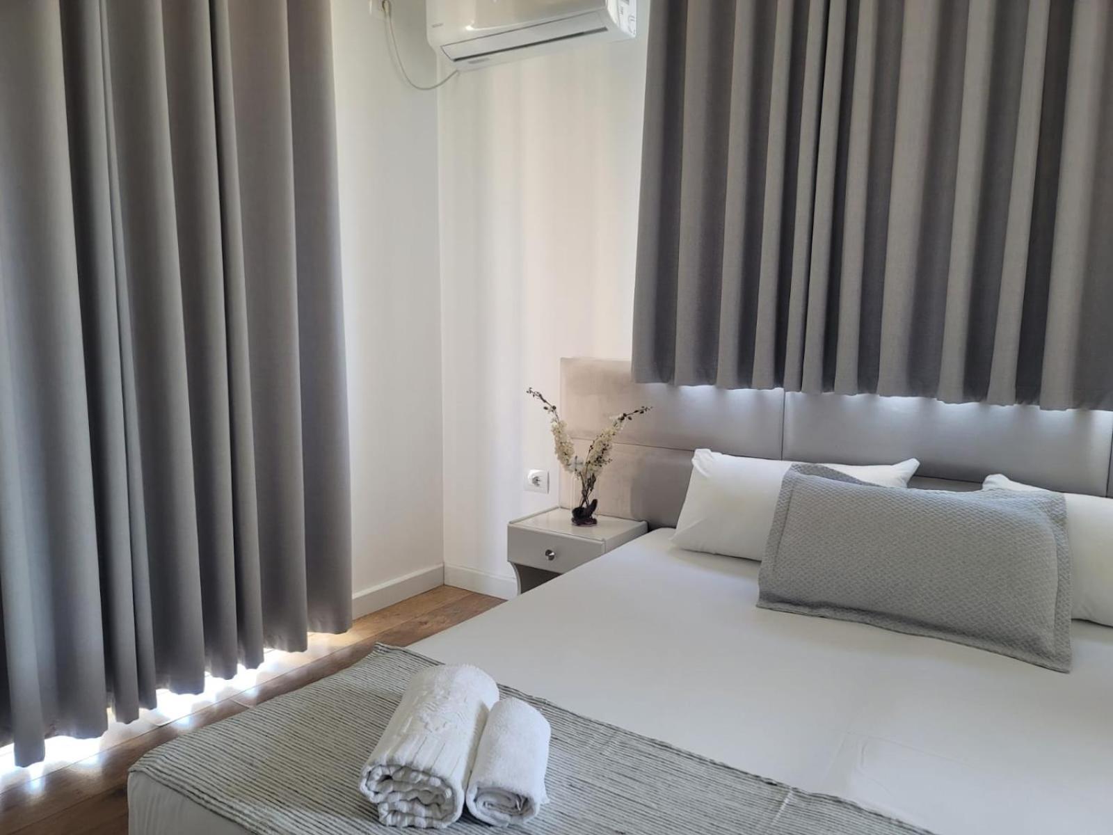 Hotel Myrtai - City Center Саранде Екстериор снимка