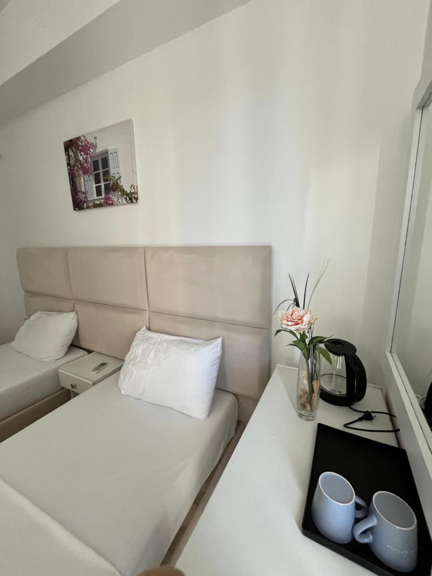 Hotel Myrtai - City Center Саранде Екстериор снимка