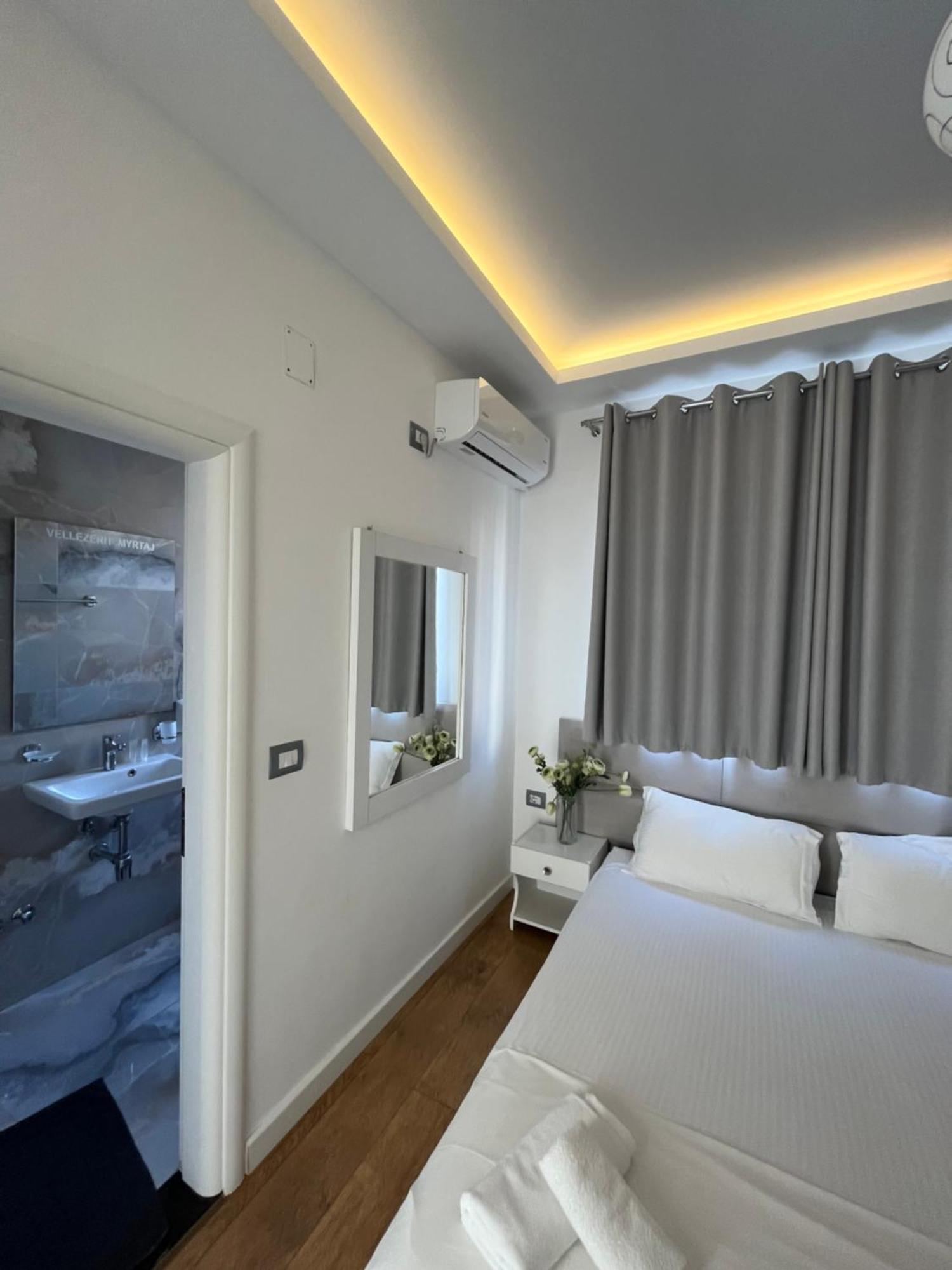 Hotel Myrtai - City Center Саранде Екстериор снимка