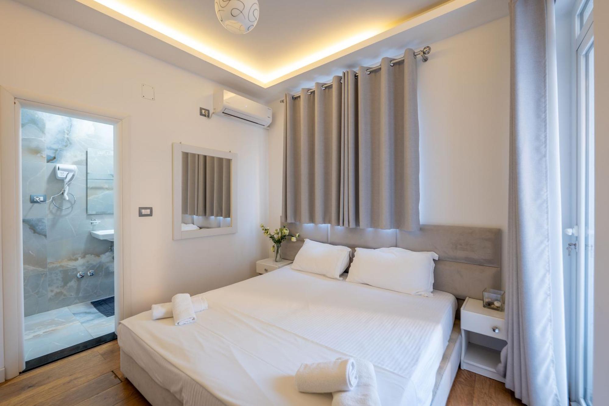 Hotel Myrtai - City Center Саранде Екстериор снимка