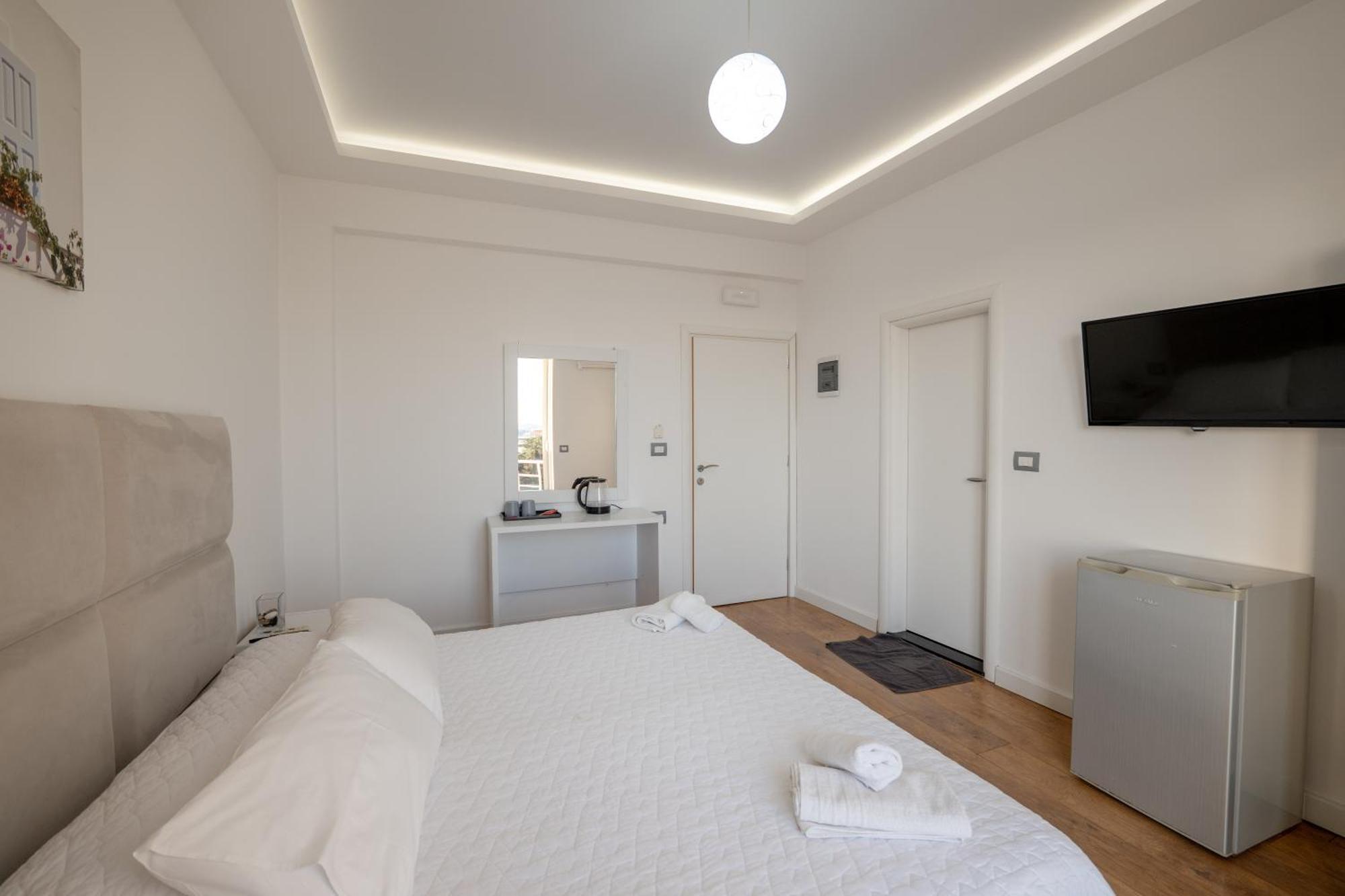 Hotel Myrtai - City Center Саранде Екстериор снимка