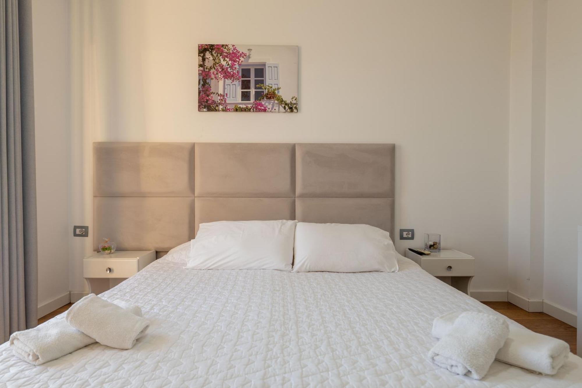 Hotel Myrtai - City Center Саранде Екстериор снимка