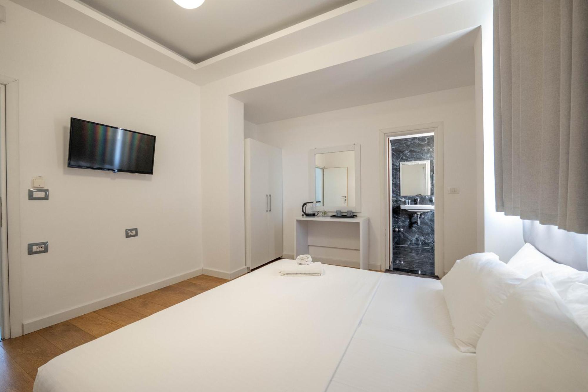 Hotel Myrtai - City Center Саранде Екстериор снимка