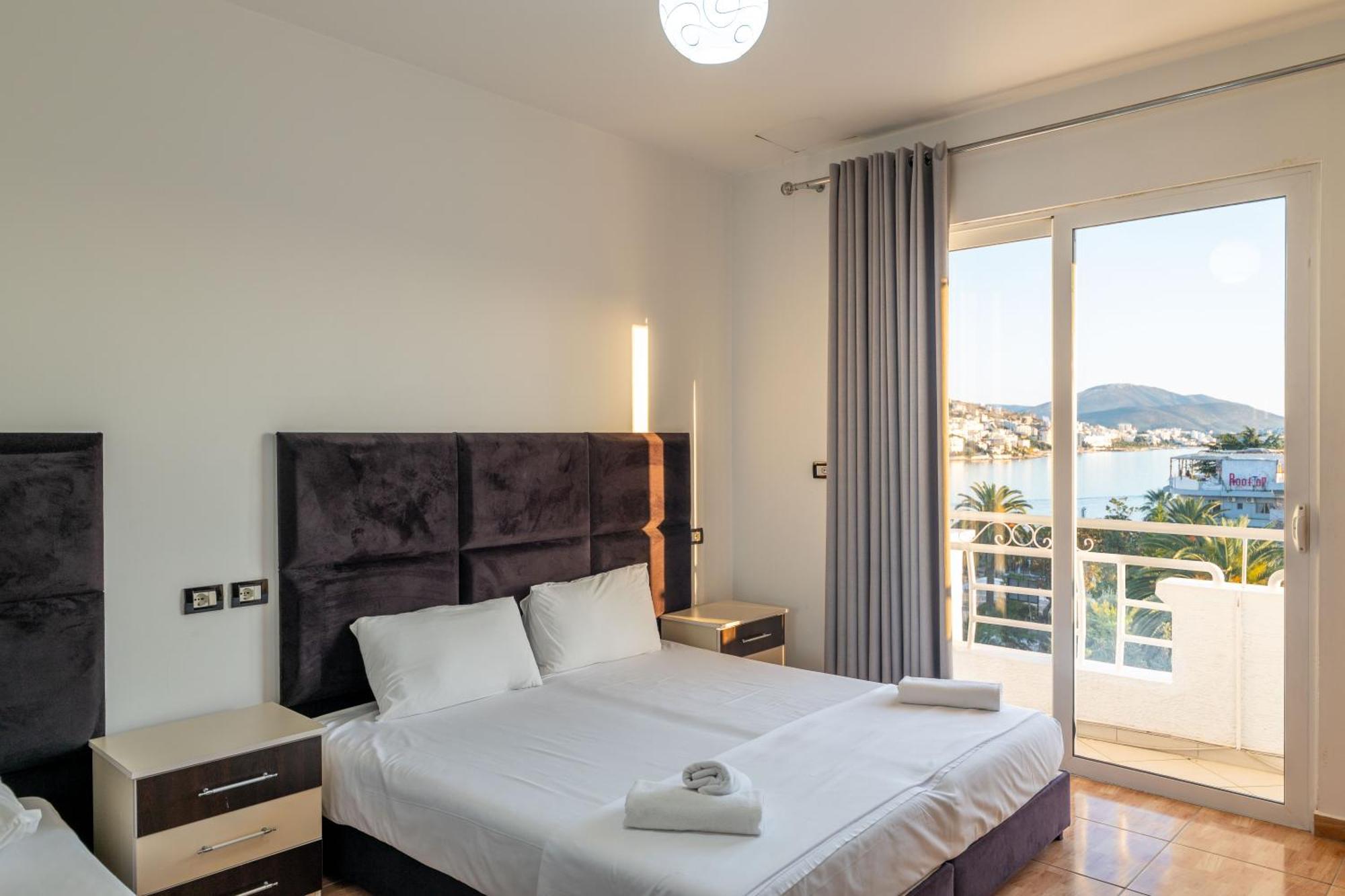 Hotel Myrtai - City Center Саранде Екстериор снимка