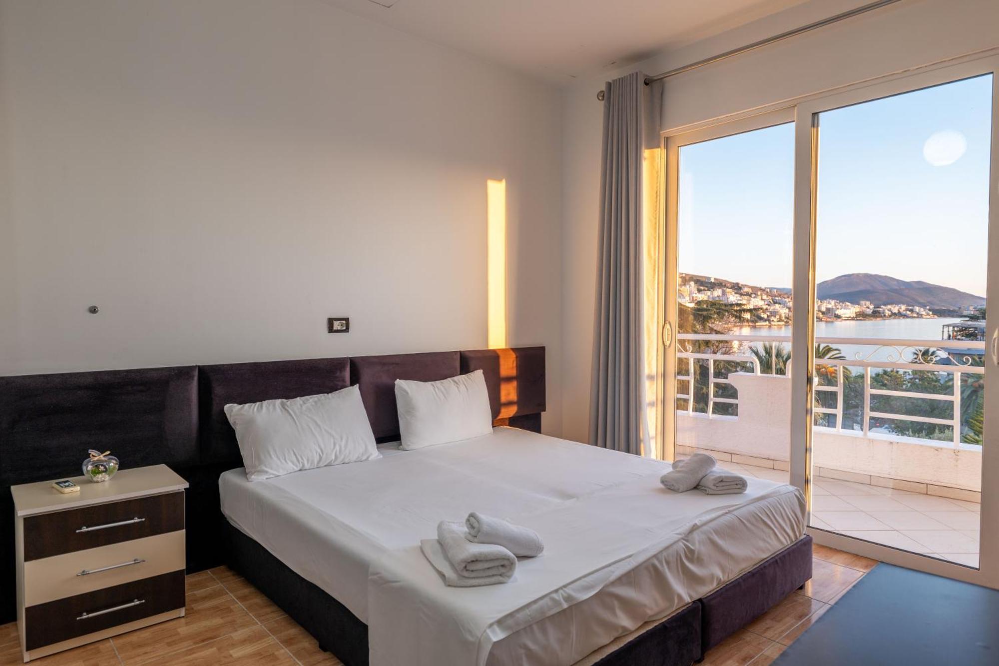Hotel Myrtai - City Center Саранде Екстериор снимка