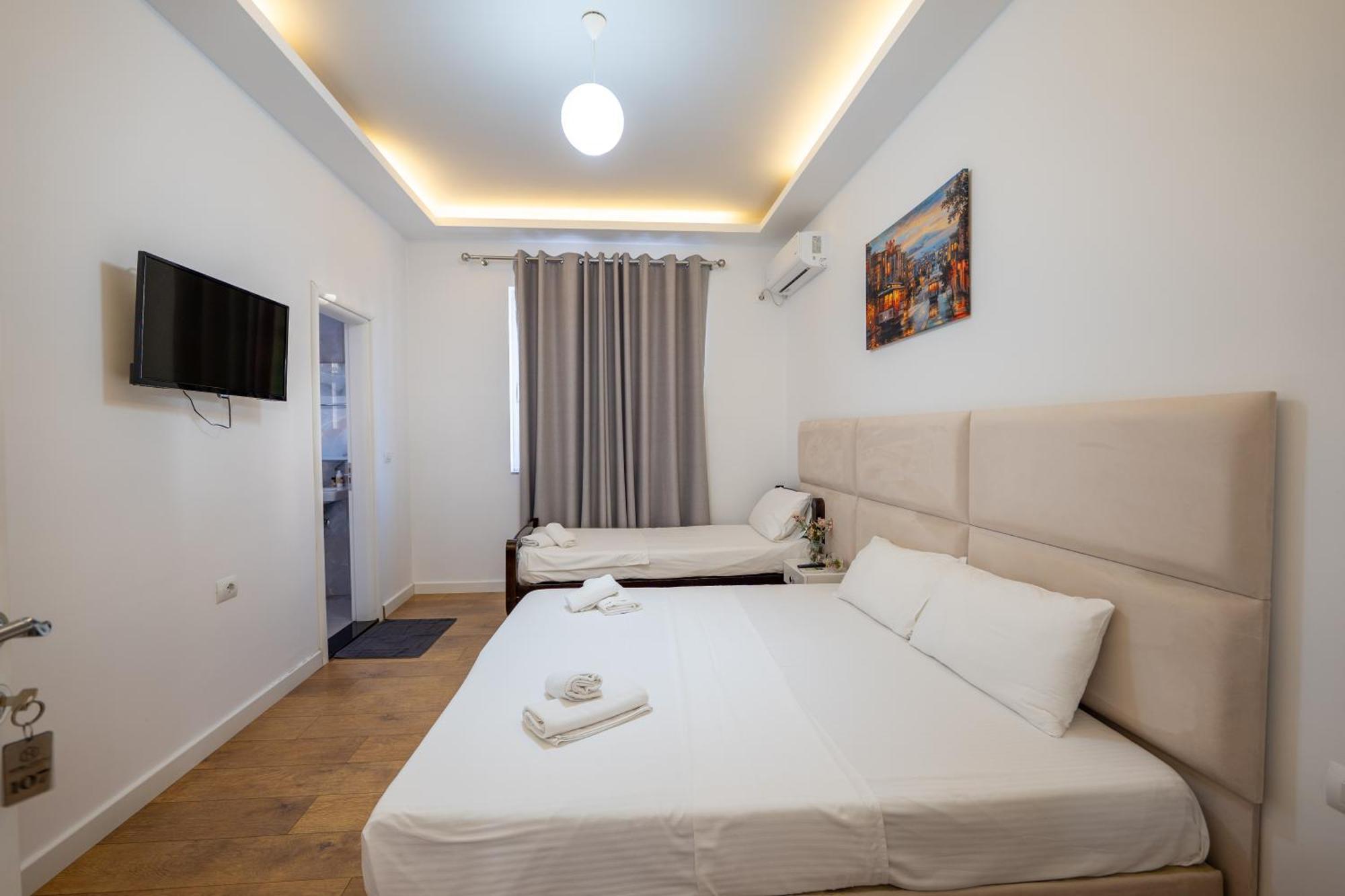 Hotel Myrtai - City Center Саранде Екстериор снимка