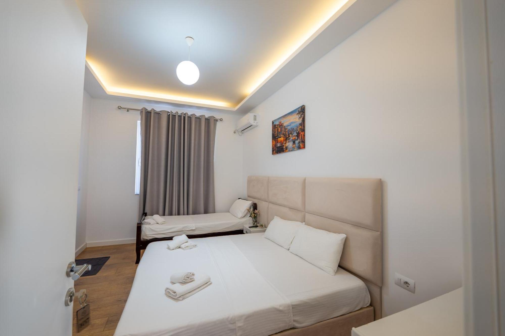 Hotel Myrtai - City Center Саранде Екстериор снимка