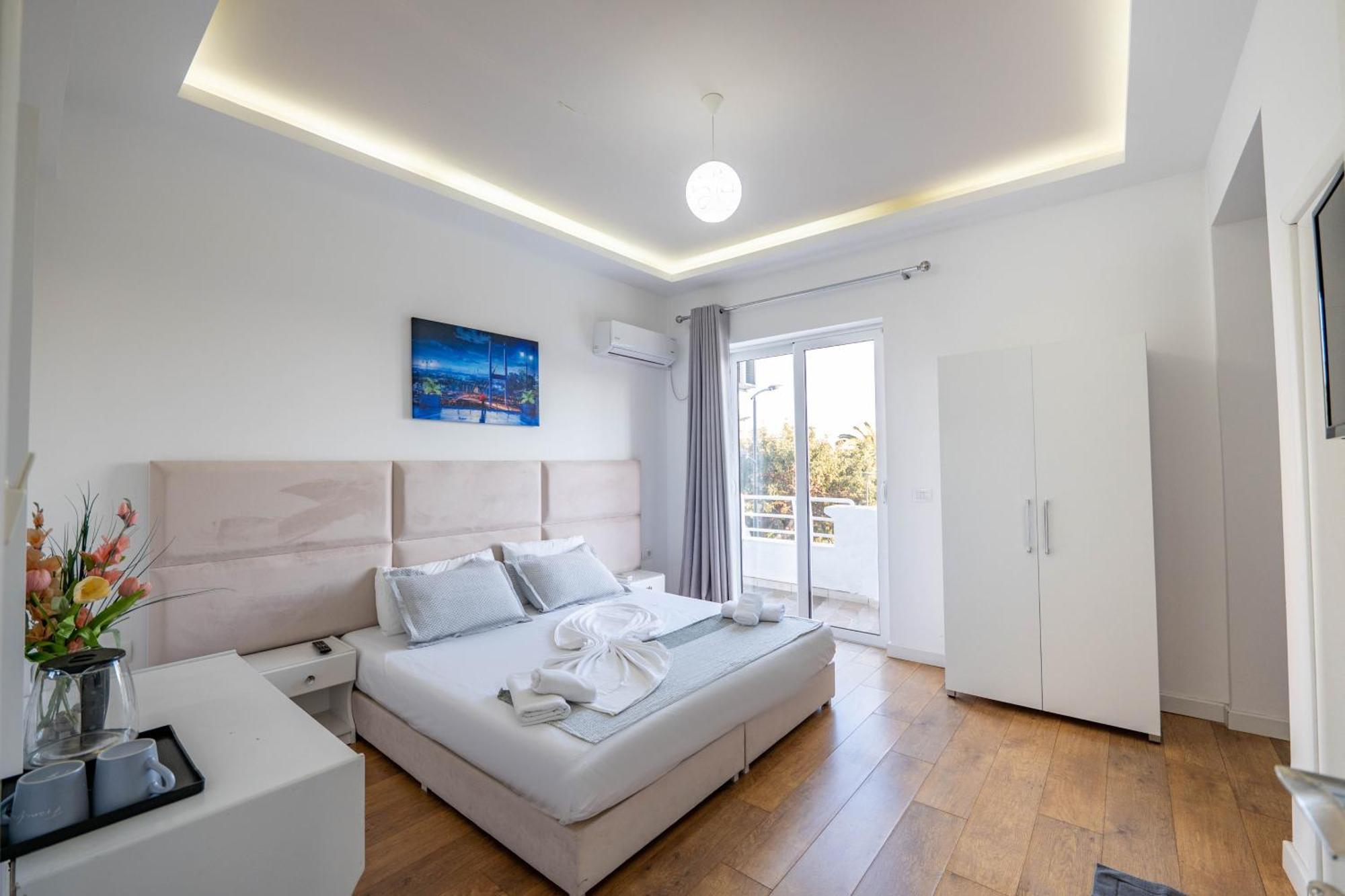 Hotel Myrtai - City Center Саранде Екстериор снимка
