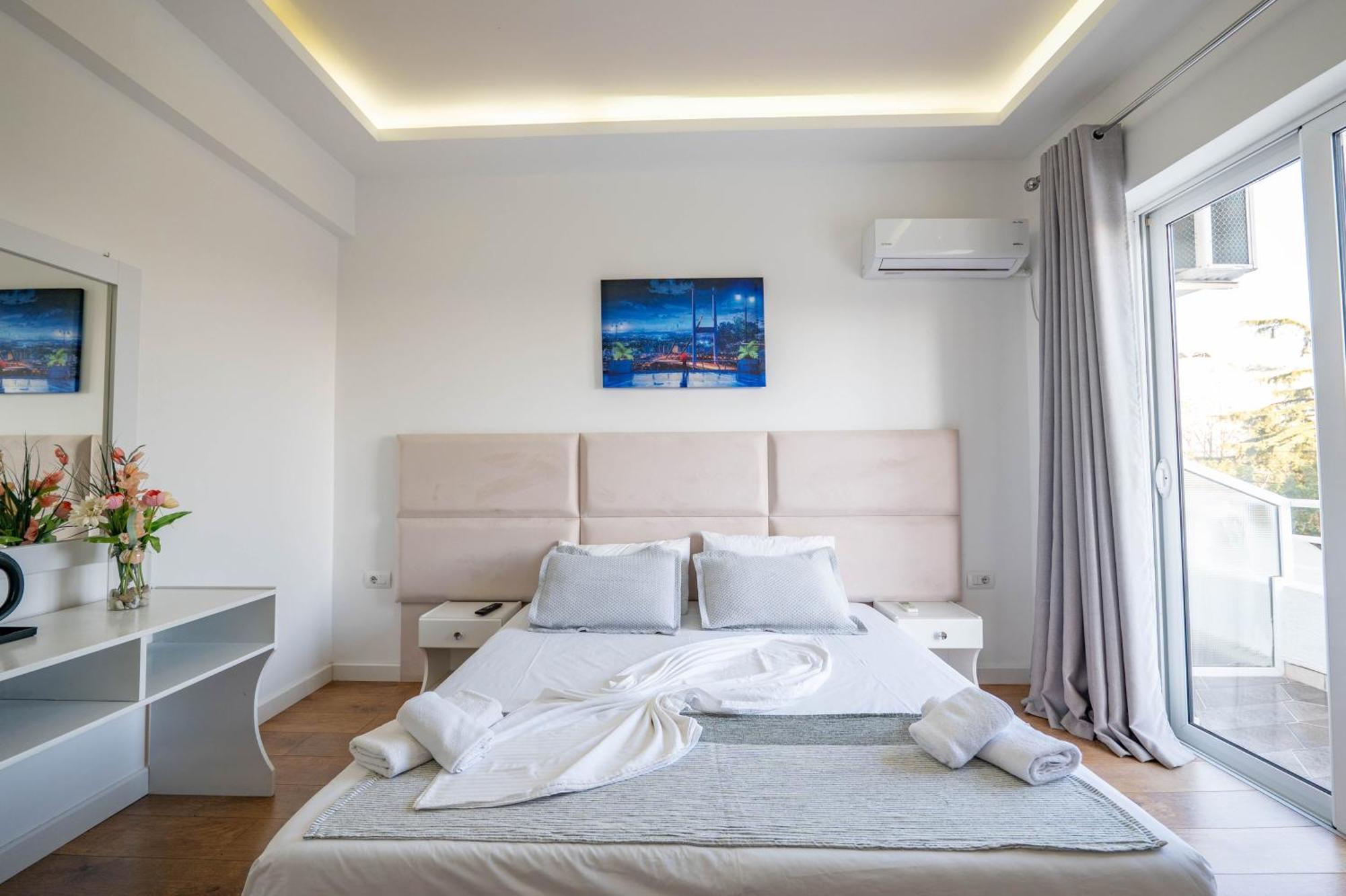 Hotel Myrtai - City Center Саранде Екстериор снимка